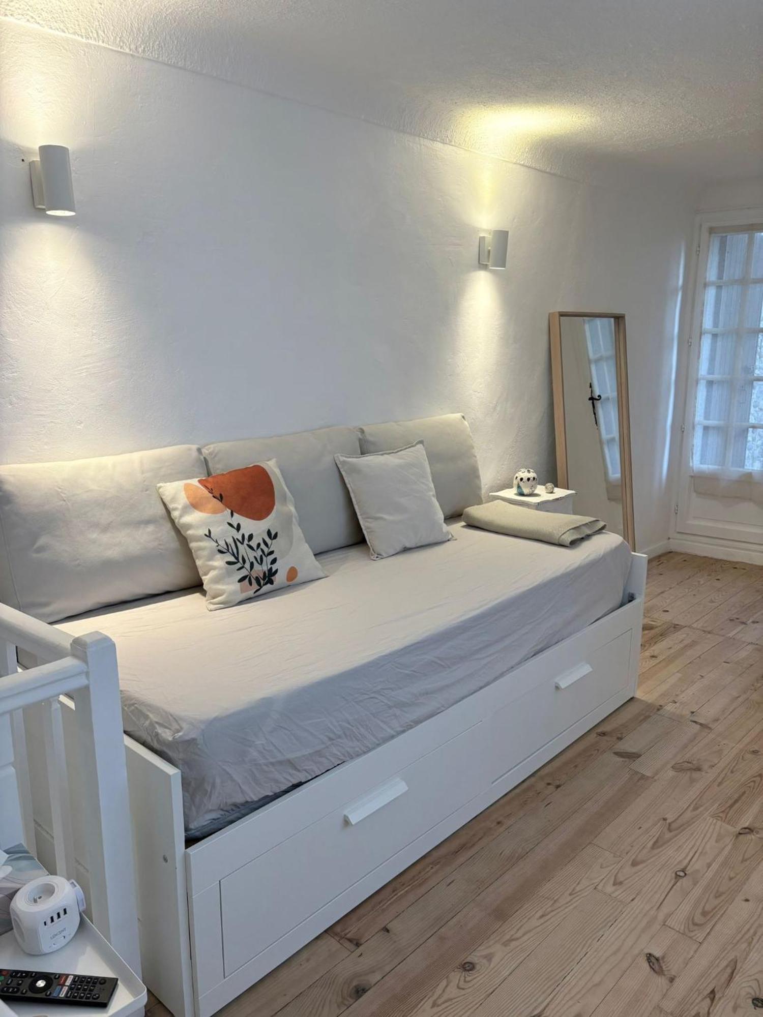 Duplex Au Pied Du Chateau Cagnes-sur-Mer Bagian luar foto